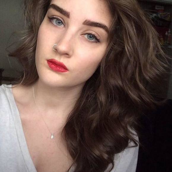 Meet your Posher, Marissa - Picture 1 of 1